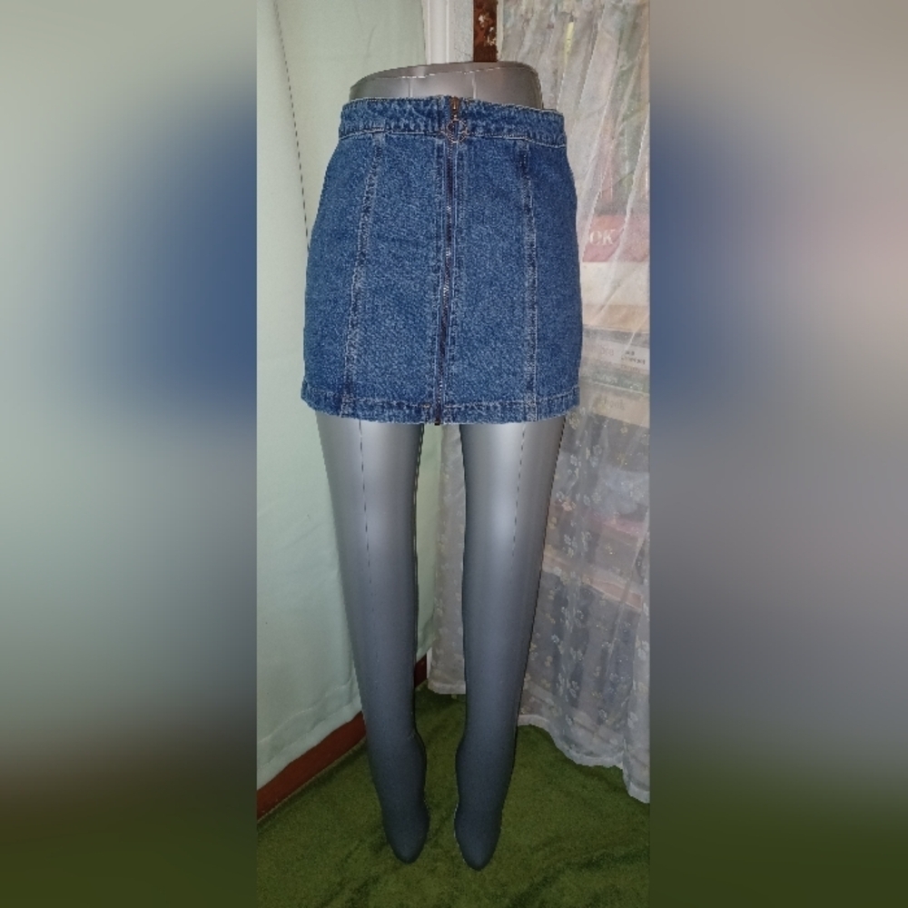 Forever 21 Zip-up Front Denim Jean Mini Skirt - Picture 2 of 6